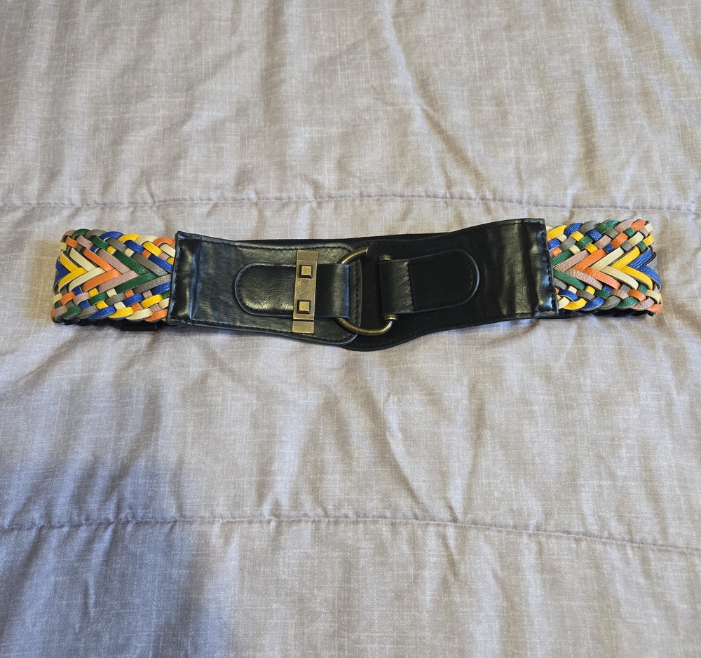 Source Unknown Multicolor Braided Elastic Belt with Black Faux-Leather Center